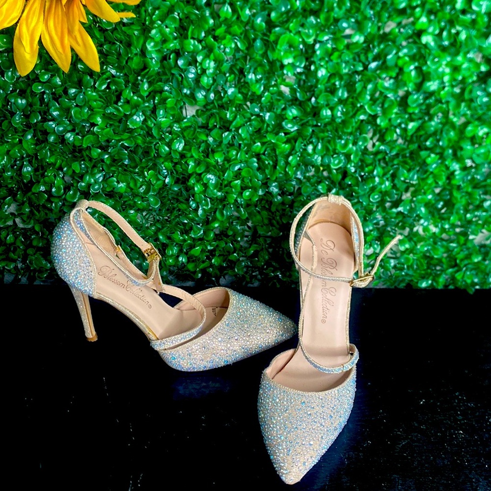 Women nude rhinestone ankle strap pointed heels
